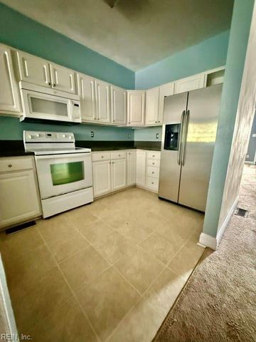 200 Maple Ave Apt B, Norfolk, VA 23503