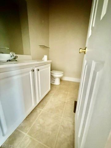 200 Maple Ave Apt B, Norfolk, VA 23503