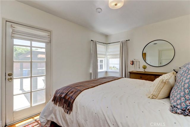 317 N Beachwood Avenue, Burbank, CA 91506