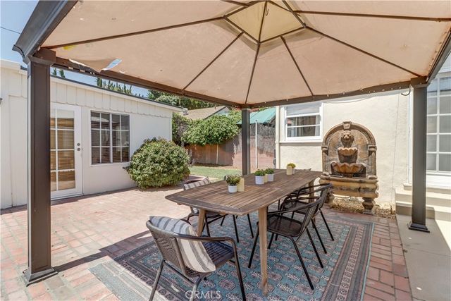 317 N Beachwood Avenue, Burbank, CA 91506