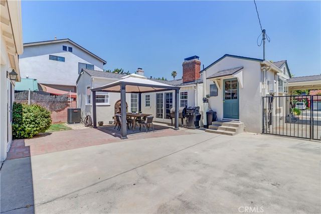 317 N Beachwood Avenue, Burbank, CA 91506