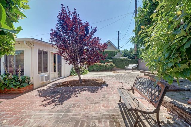 317 N Beachwood Avenue, Burbank, CA 91506