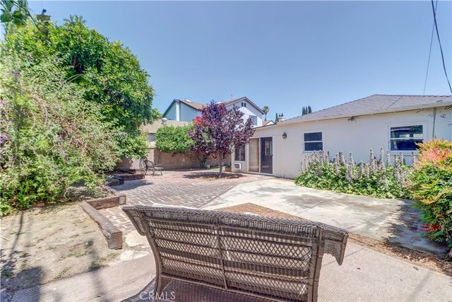 317 N Beachwood Avenue, Burbank, CA 91506