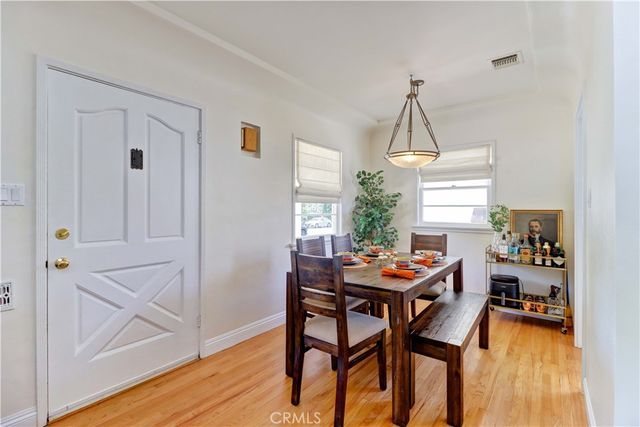 317 N Beachwood Avenue, Burbank, CA 91506