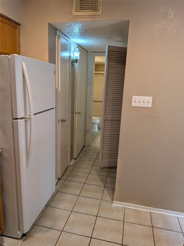 12214 Bob White Drive 122, Houston, TX 77035