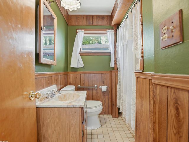 21620 Francis Street, St Clair Shores, MI 48082
