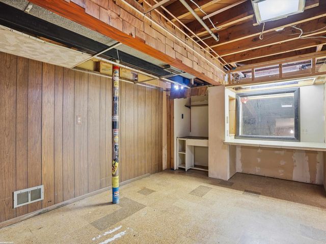 21620 Francis Street, St Clair Shores, MI 48082