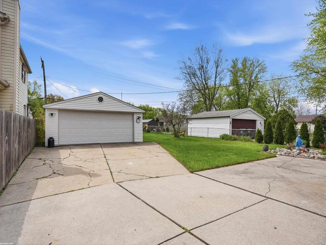 21620 Francis Street, St Clair Shores, MI 48082
