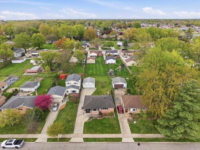 21620 Francis Street, St Clair Shores, MI 48082
