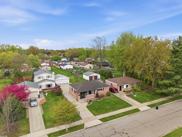 21620 Francis Street, St Clair Shores, MI 48082