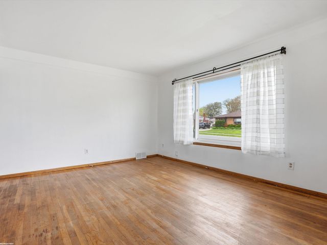 21620 Francis Street, St Clair Shores, MI 48082