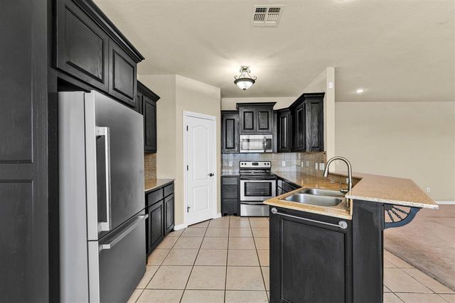 8113 SW Cherokee Ave, Lawton, OK 73505