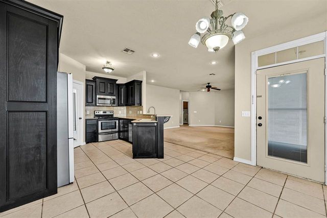 8113 SW Cherokee Ave, Lawton, OK 73505