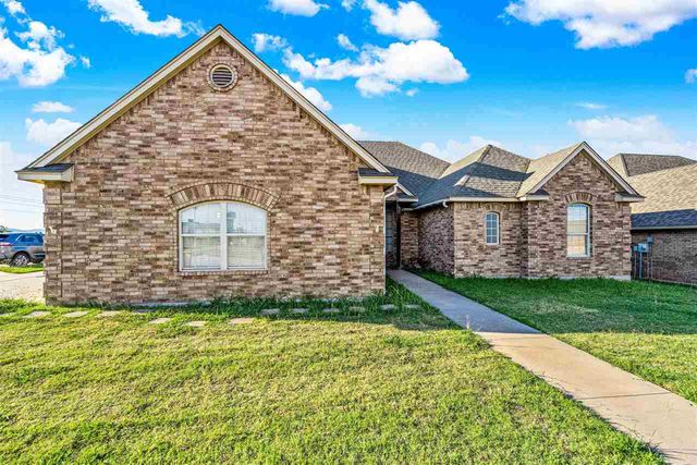 8113 SW Cherokee Ave, Lawton, OK 73505