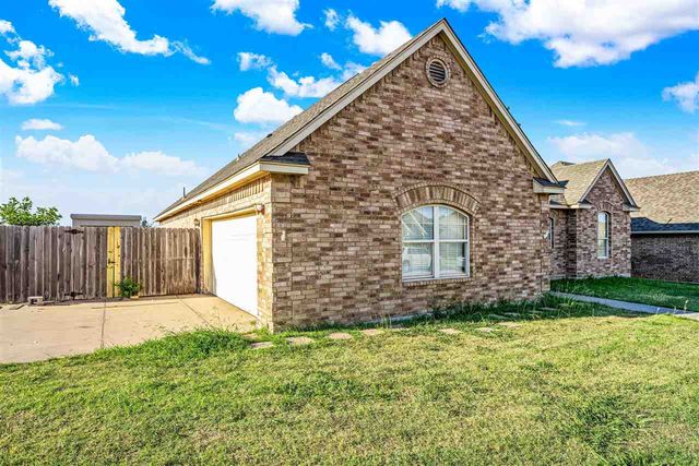 8113 SW Cherokee Ave, Lawton, OK 73505
