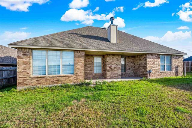 8113 SW Cherokee Ave, Lawton, OK 73505