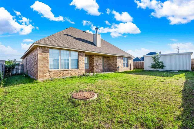 8113 SW Cherokee Ave, Lawton, OK 73505