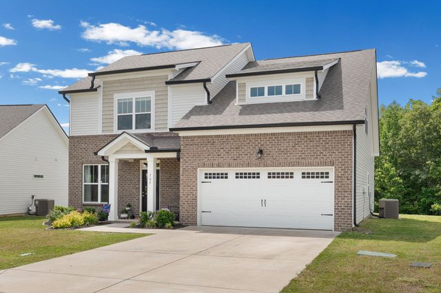 707 Monarchos Bnd, Burns, TN 37029