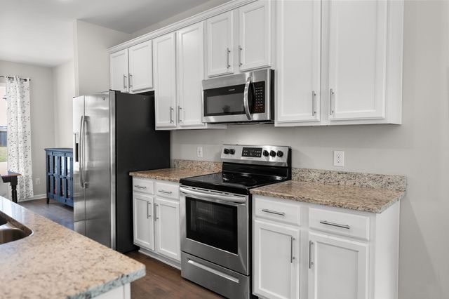 707 Monarchos Bnd, Burns, TN 37029