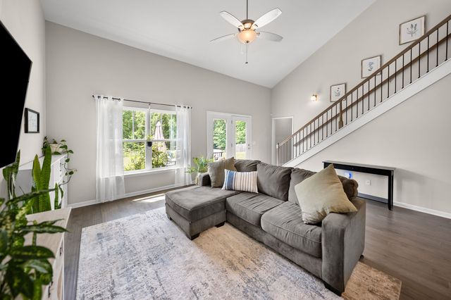 707 Monarchos Bnd, Burns, TN 37029