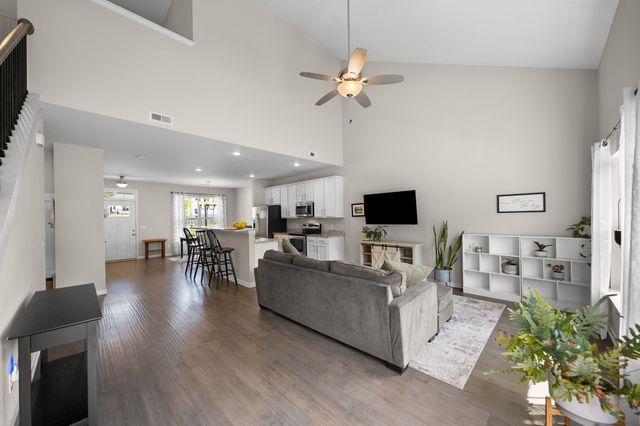 707 Monarchos Bnd, Burns, TN 37029