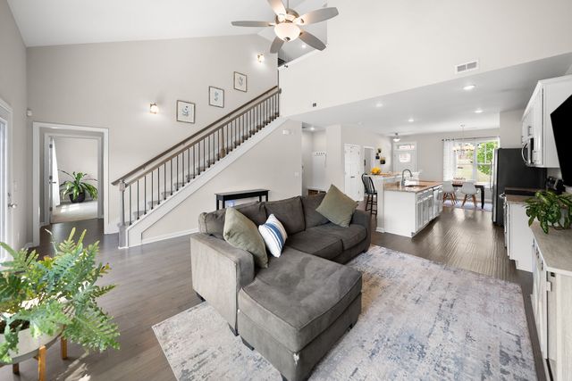 707 Monarchos Bnd, Burns, TN 37029
