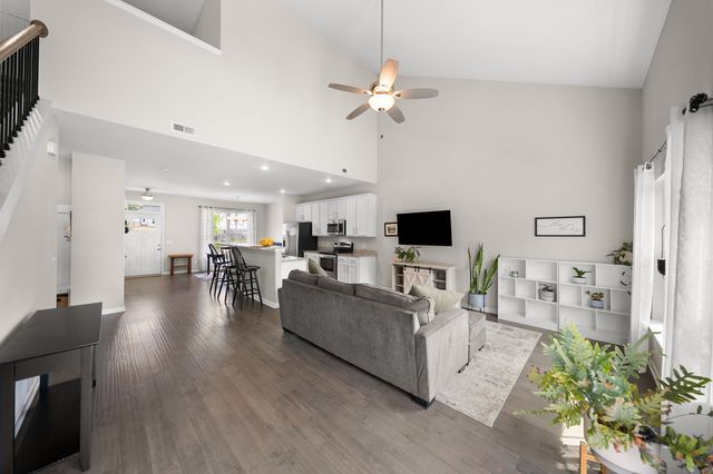 707 Monarchos Bnd, Burns, TN 37029