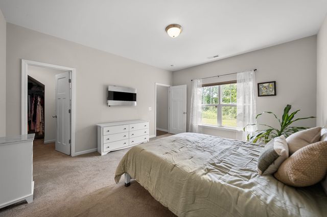 707 Monarchos Bnd, Burns, TN 37029