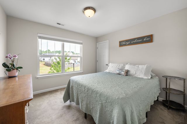 707 Monarchos Bnd, Burns, TN 37029