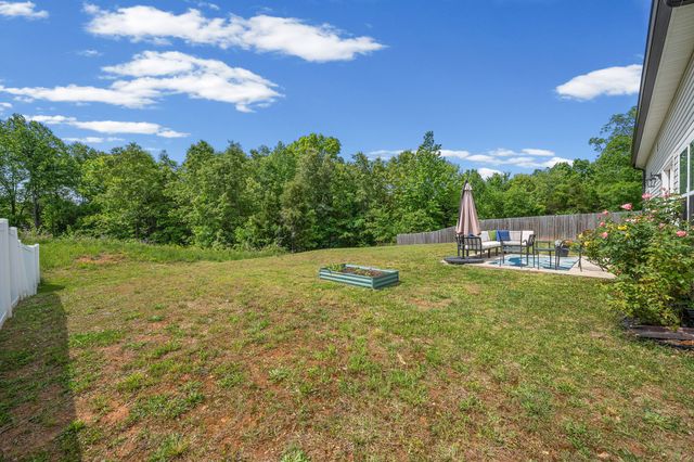 707 Monarchos Bnd, Burns, TN 37029