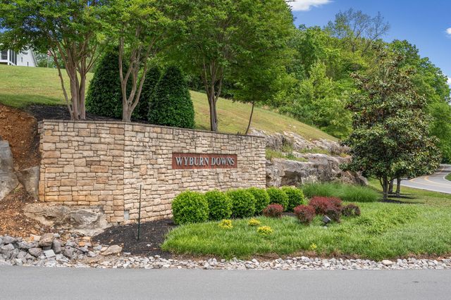 707 Monarchos Bnd, Burns, TN 37029