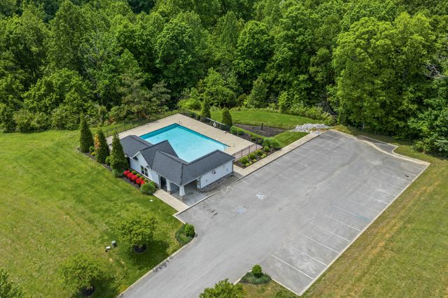 707 Monarchos Bnd, Burns, TN 37029