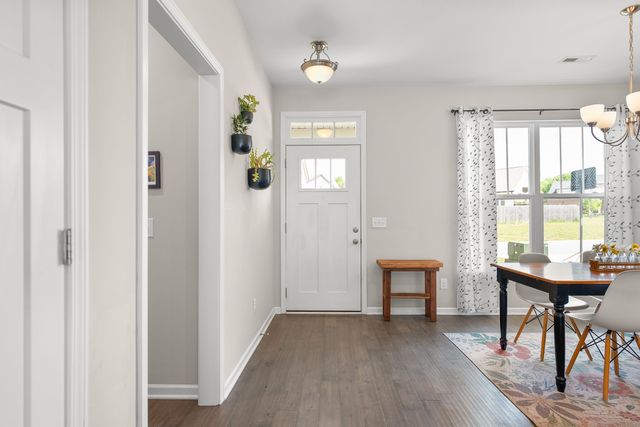 707 Monarchos Bnd, Burns, TN 37029