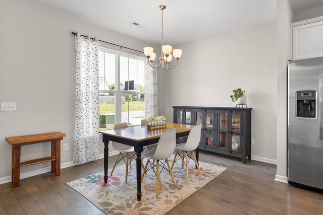 707 Monarchos Bnd, Burns, TN 37029