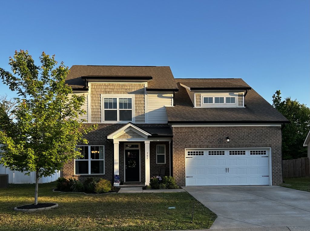 707 Monarchos Bnd, Burns, TN 37029