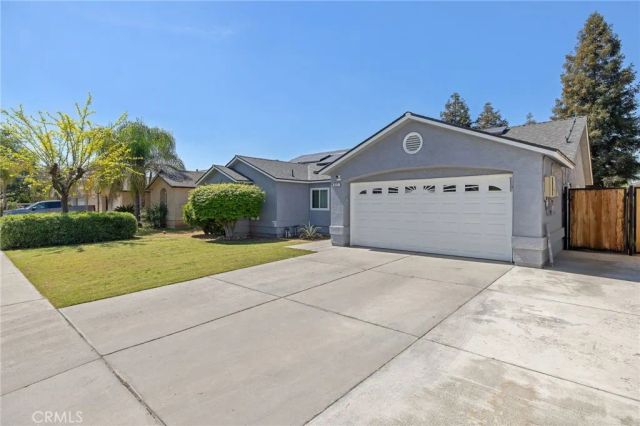 517 Tucker Avenue, Sanger, CA 93657