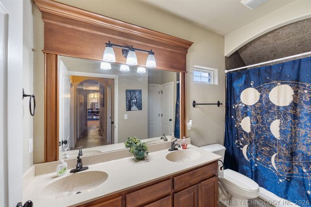 18912 Spring Creek Lane, Claremore, OK 74017