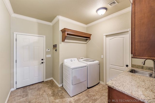 18912 Spring Creek Lane, Claremore, OK 74017
