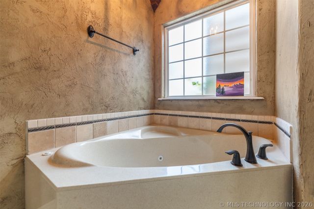 18912 Spring Creek Lane, Claremore, OK 74017