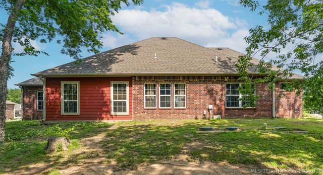 18912 Spring Creek Lane, Claremore, OK 74017