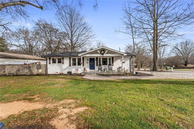 1099 S Academy Street Extension, Williamston, SC 29697