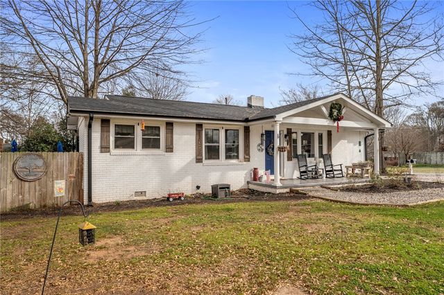 1099 S Academy Street Extension, Williamston, SC 29697