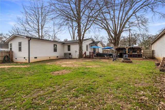 1099 S Academy Street Extension, Williamston, SC 29697