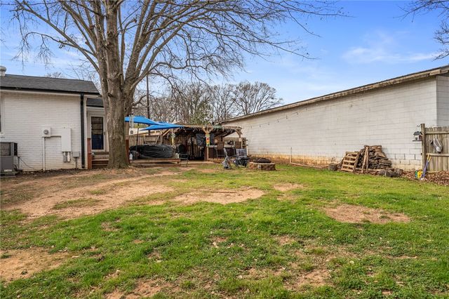 1099 S Academy Street Extension, Williamston, SC 29697