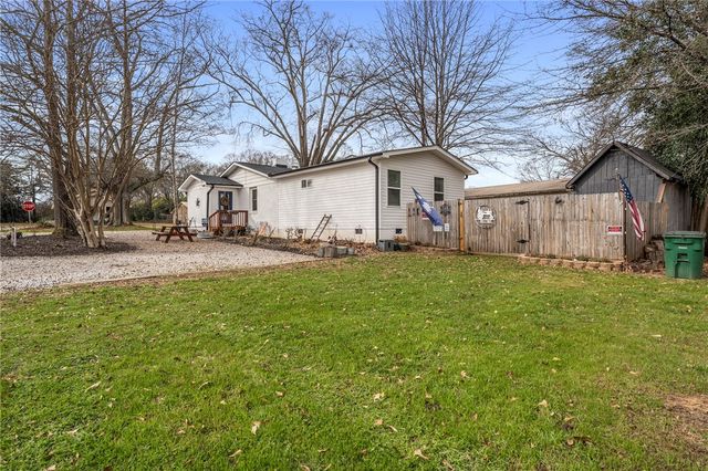 1099 S Academy Street Extension, Williamston, SC 29697