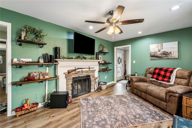 1099 S Academy Street Extension, Williamston, SC 29697