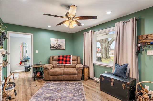 1099 S Academy Street Extension, Williamston, SC 29697