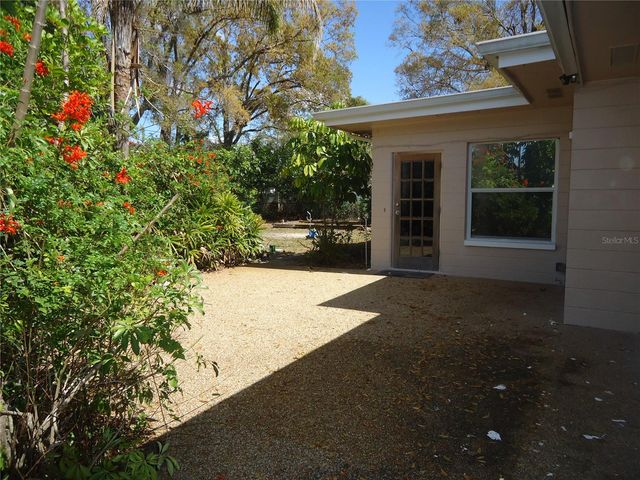 5463 4TH AVENUE N, St Petersburg, FL 33710