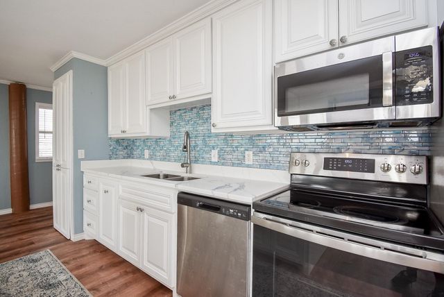 2116 W Bayshore Drive, Palacios, TX 77465