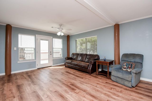 2116 W Bayshore Drive, Palacios, TX 77465